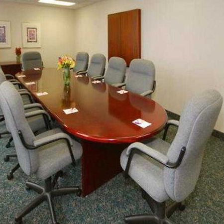 Comfort Suites Airport Columbus Servizi foto